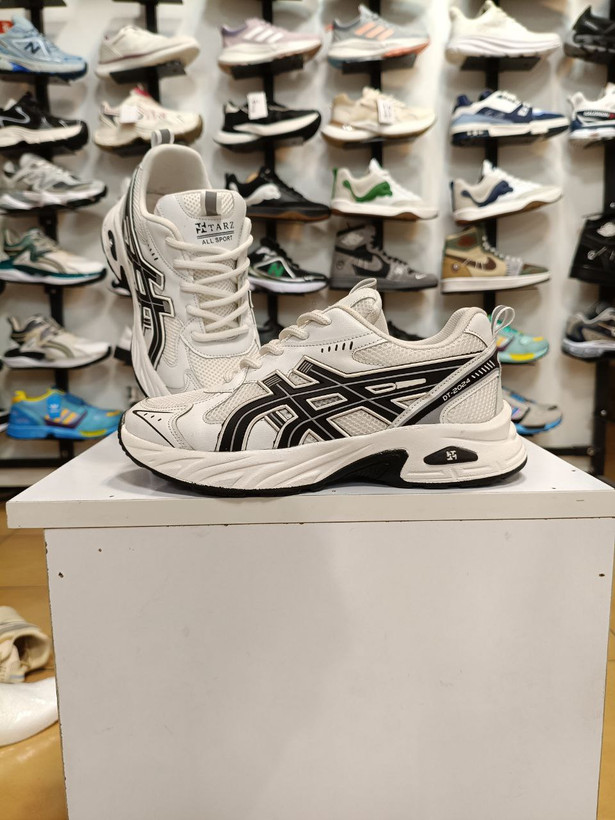 کفش آسیکس قابل شستشو با طراحی ارگونومیک