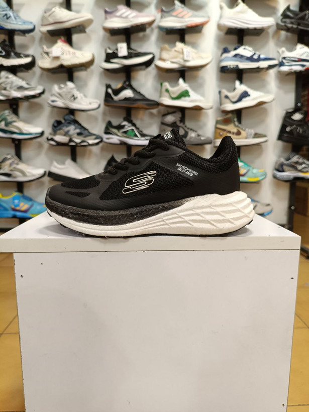 کفش اسکیچرز زنانه با رویه اسپیسر تنفس پذیر