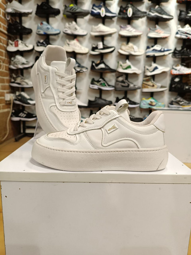 کفش زنانه و مردانه ونس برای استایل روزمره